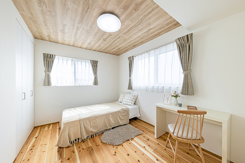 五感を満たす「無垢材」