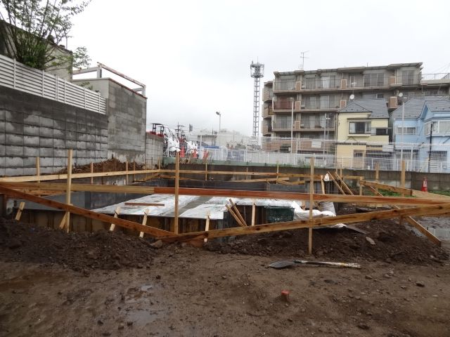 基礎工事お休み