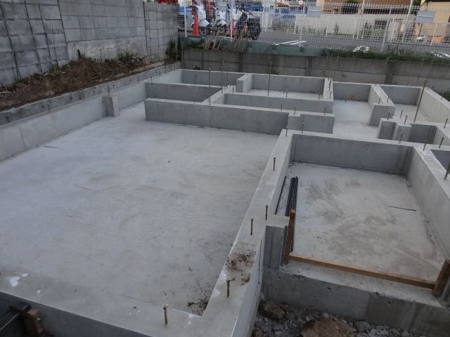 基礎工事型枠撤去完了