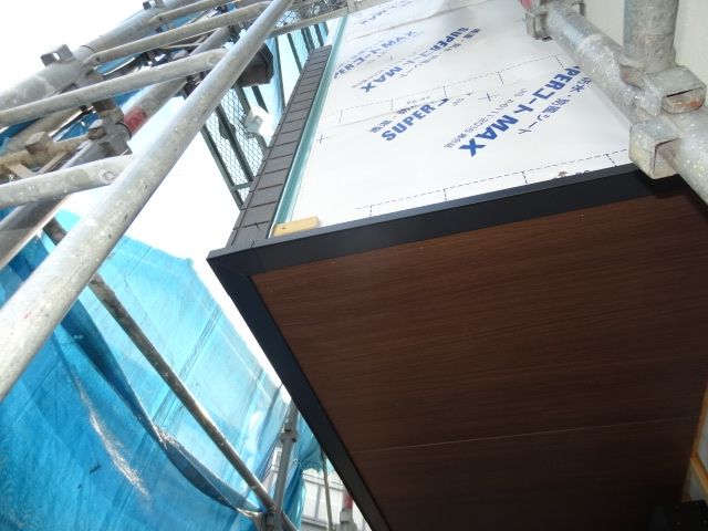 サイディング貼り工事中②